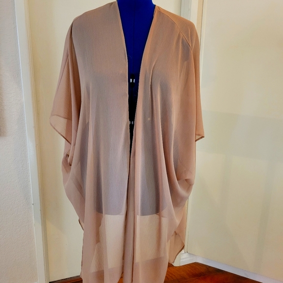 New York & Company Wrap - Picture 1 of 1